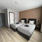 Hotel Ferme Du Chateau Fontaine-l'Eveque